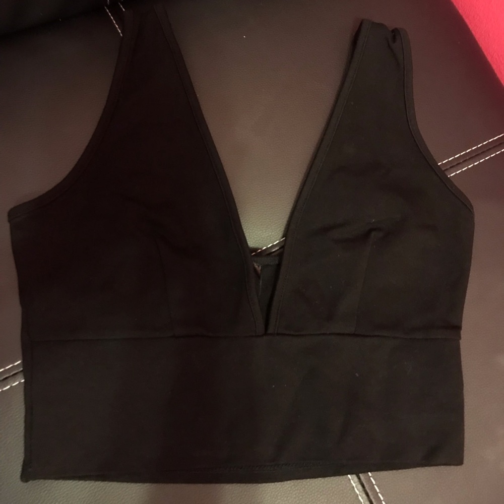 Black crop top 🖤✨